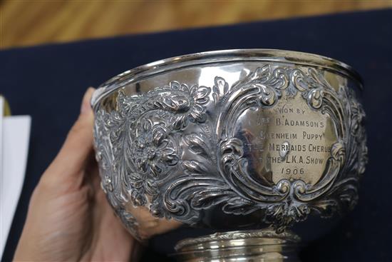 An Edwardian silver rose bowl, Charles Stuart Harris & Sons, London, 1904, 8.5 oz.